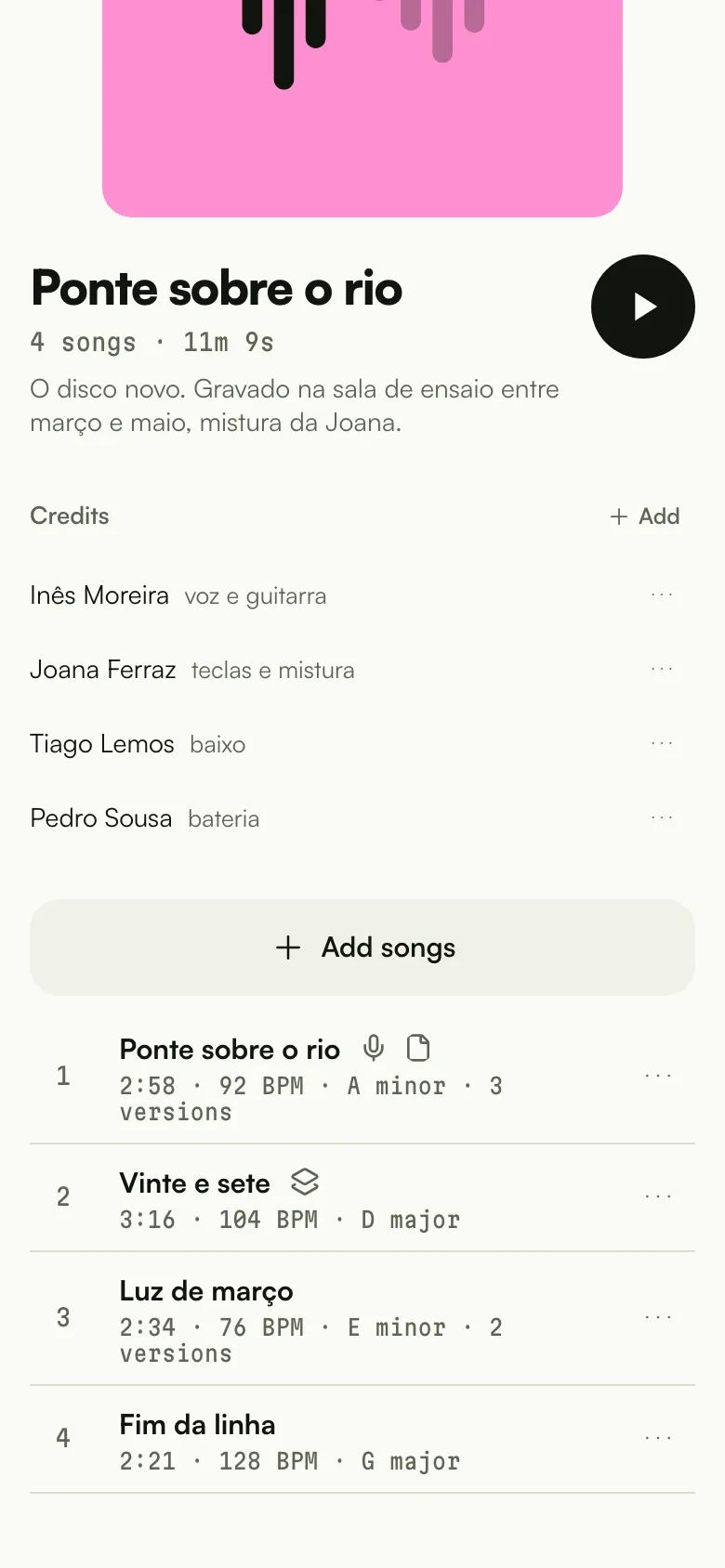 Um projeto no telemóvel: a lista das músicas, cada uma com as suas versões